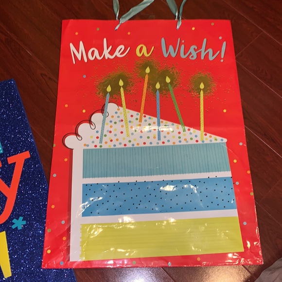 2 viola&1 hallmark large birthday gift bags - Picture 7 of 16